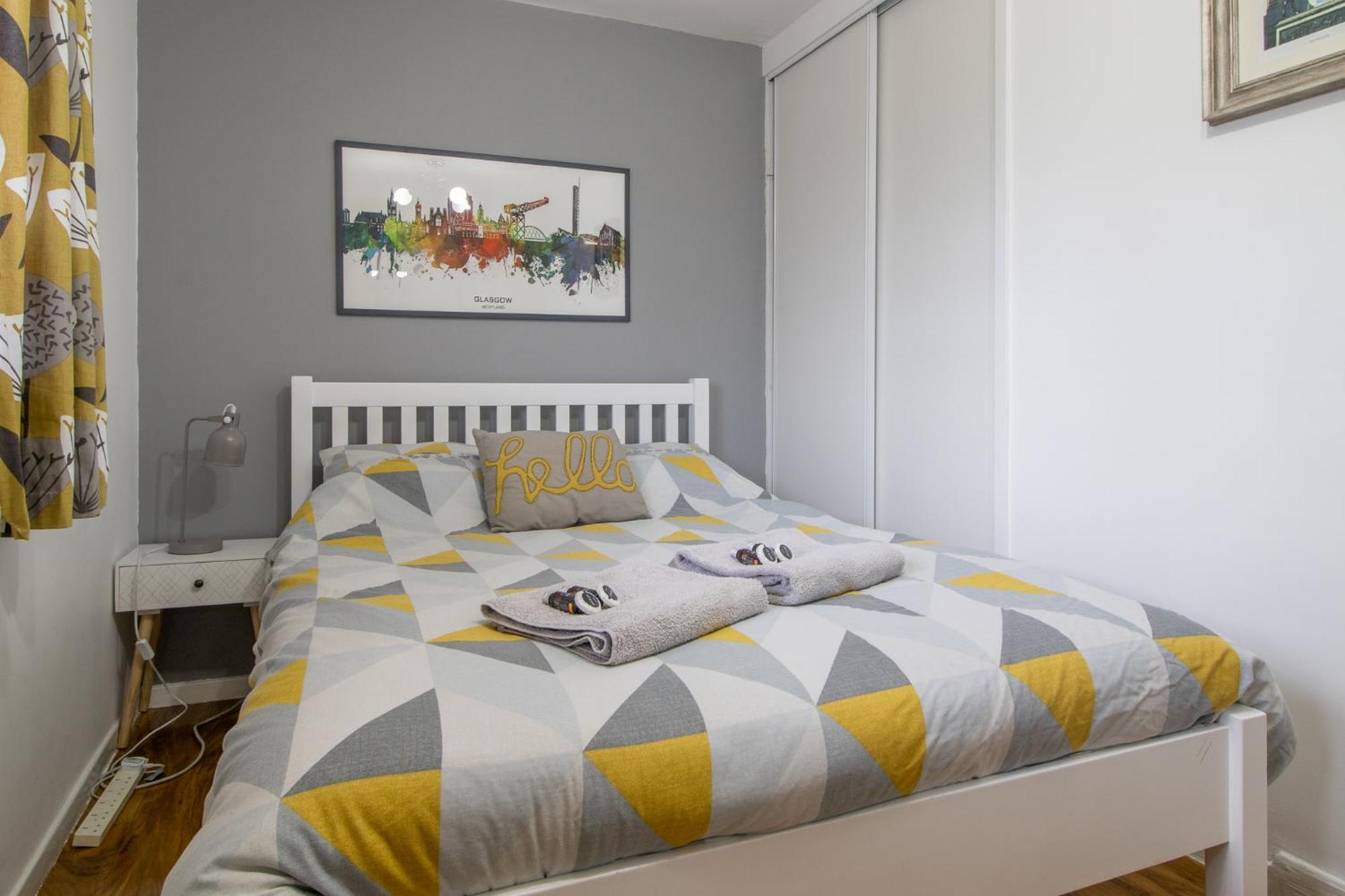 1 Bed Apartment Central Hamilton Free Wifi With Great Transport Links To Glasgow Exterior photo